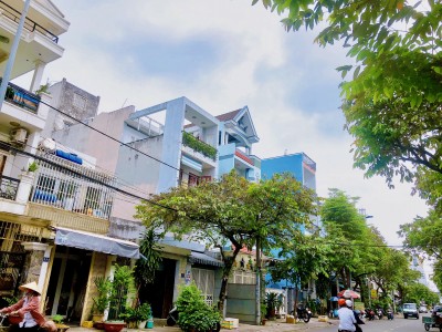 Bán nhà mặt tiền đường Nguyễn Ngọc Nhựt,DT:3.5x15m đúc 1 lầu giá 7 tỷ
